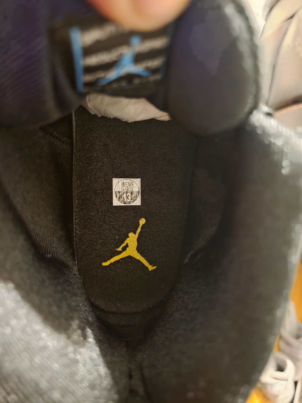 Air Jordan Retro11 "Gamma"  Black Patent Leather Basketball Shoes - Picture 6 of 7